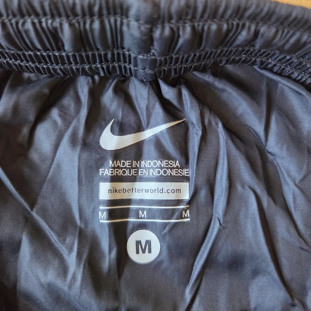 Nike Running Wind Protection Pants, Size Medium - Picture 6 of 9